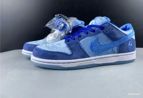 400 CT2552 Nike Dunk QS Low SB 0427